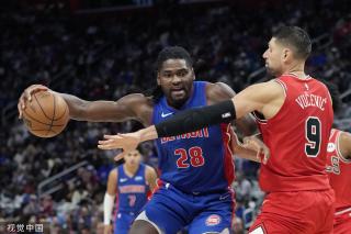 也迫使中场 也迫使中场